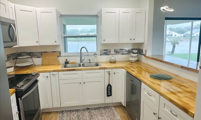 Brooksville House | Weeki Wachee Spring Oasis