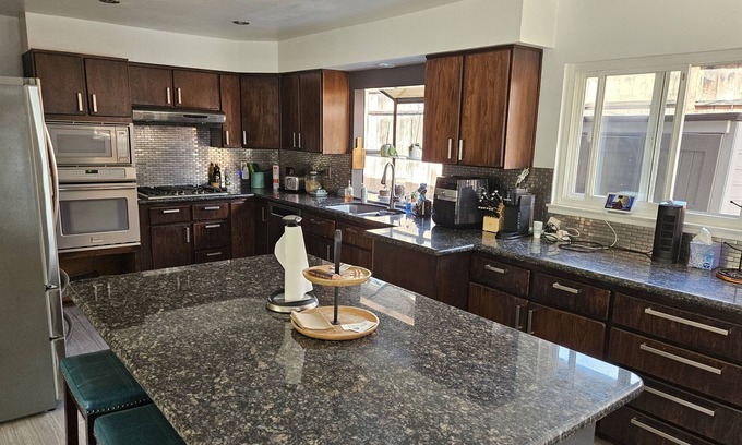 Fullerton House | Weekly rental pool house - Perfect for snowbirds! Close to amusement parks!