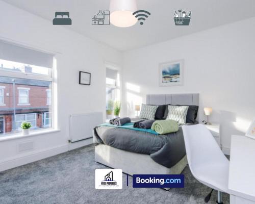 Manchester House | Weekly Stay By NYOS PROPERTIES Short Lets & Serviced Accommodation Manchester With Free parking