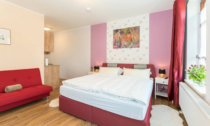 Freyburg Apartment | Weingut Pawis - Apartment - "Rosalie"