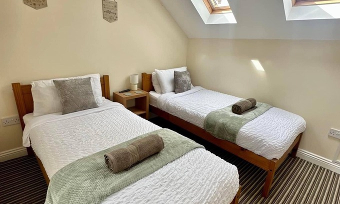 Welbury Apartment | Welbury Studio, Sleeps 2, Pet Friendly & Parking
