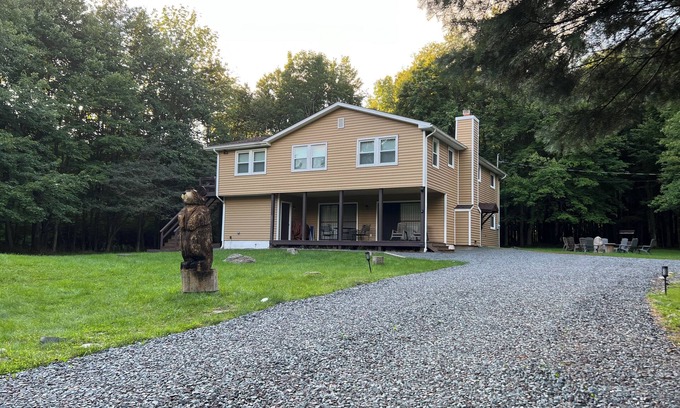 Gouldsboro House | Welcome to Bree-Z-Bear Lodge– 5BR Pocono Escape Gameroom, Sunroom, a Scenic Vibe
