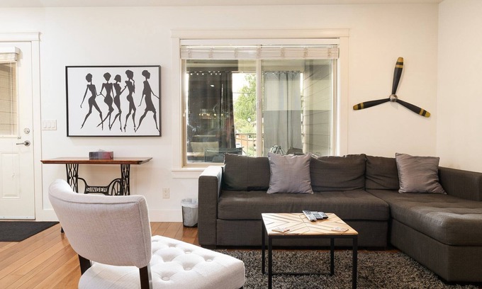 North End House | Welcome to Casa Central