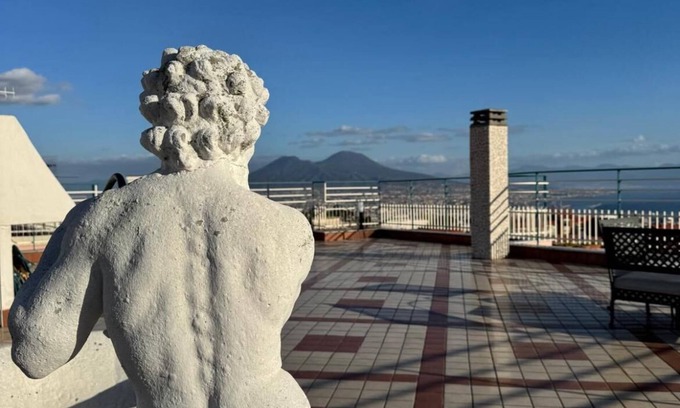 Capodimonte House | Welcome to our oasis of elegance and comfort enjoy the best of Naples!