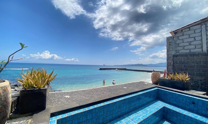 Candi Dasa Villa | Welcome to our oceanfront villa!nn