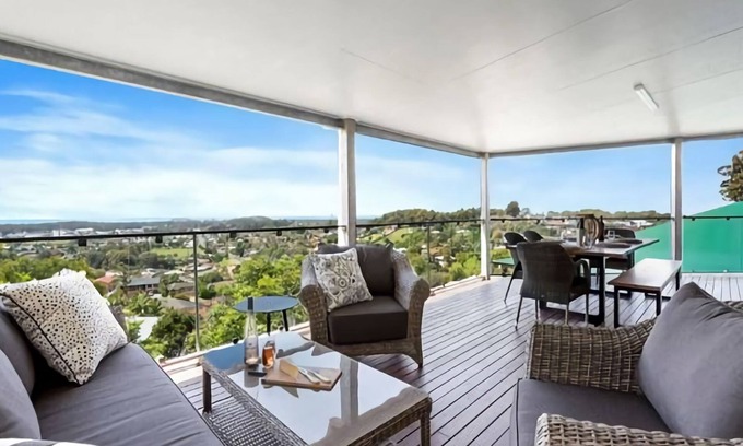 Coffs Harbour House | Welcome to Pacific Vista, a beautiful two-story home located in an idyllic nature setting.