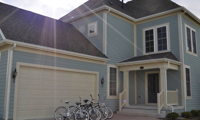 Long Neck House | Welcome to the most well-appointed rental in The Peninsula five star resort!