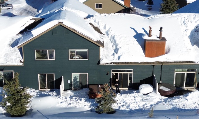 Big Sky Condo | Welcome to the Mountain's Edge Chalet located in the heart of Big Sky, Montana.