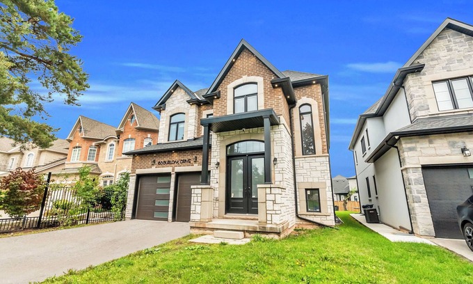 Bronte House | Welcome to Your Comfort Retreat by the Lake