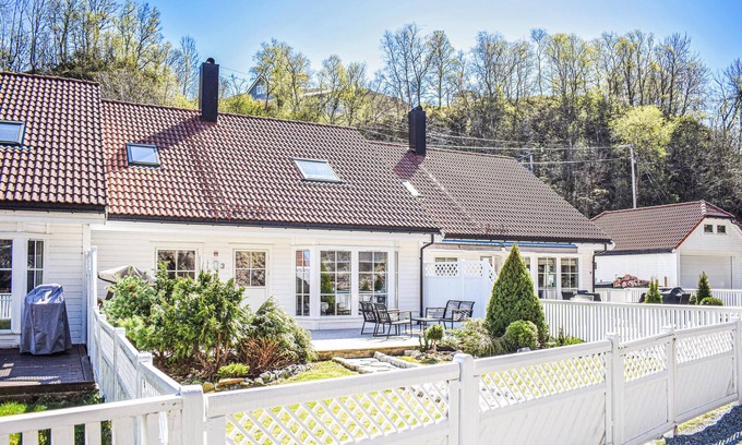 Fjell House | Welcome to your vacation idyll.