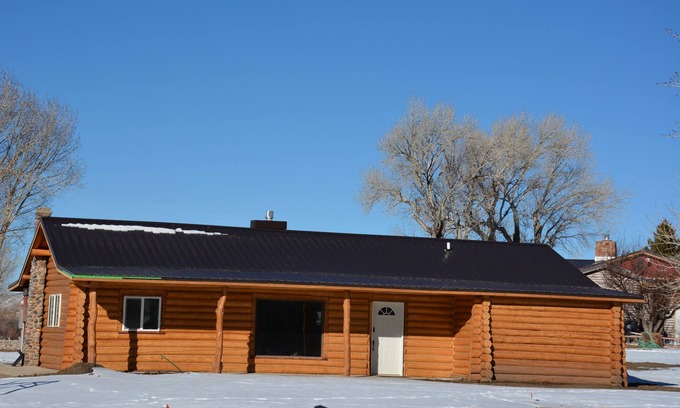 Dubois Cabin | Welcome Travelers! Renovated Log Cabin at Wind River Landing, Dubois, WY