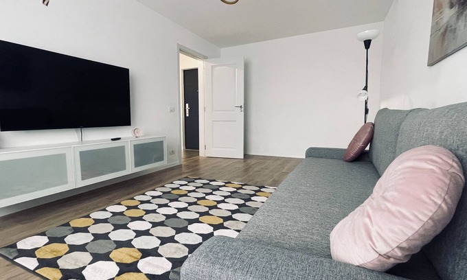 Sector 6 Apartment | Welcoming apartment with AC in vibrant Bucharest