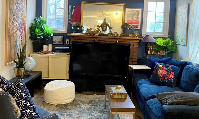 Bryant Pattengill East House | Welcoming, Boho Chic, cozy, well-situated. Walk to the stadium, coffee & bars.