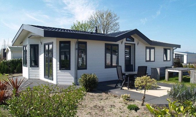 Dordtse Biesbosch Ski Chalet | Well-kept chalet not far from the Biesbosch