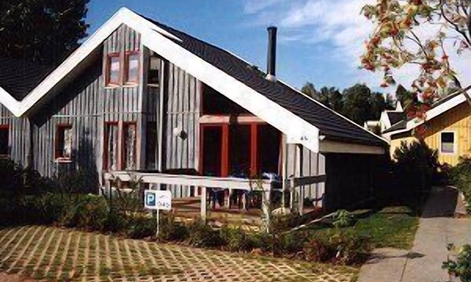 Mirow House | Well-kept, comfortable vacation home with a sauna, patio and large living area