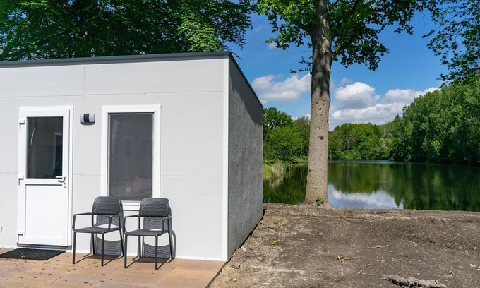 Municipality of Amstelveen Ski Chalet | Well-kept studio with kitchenette, near Amsterdam