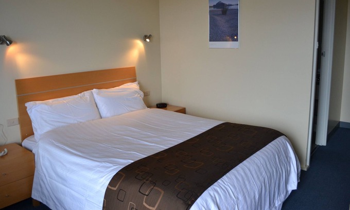 Burnie Hotel | Wellers Inn
