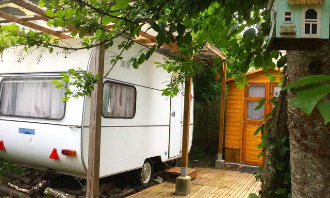 Blere House | Werewolf Glamping