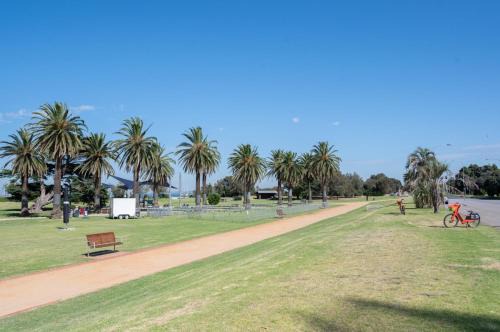 St Kilda West Apartment | WEST BEACH St Kilda, Acland St, Luna Pk Car