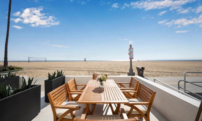 Balboa Peninsula Apartment | West Oceanfront Oasis 1