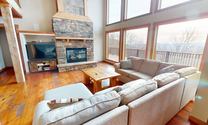Snowshoe House | West Ridge #62 - Loggers Rest - Luxury Mountain Living at it's Best! by RedAwning