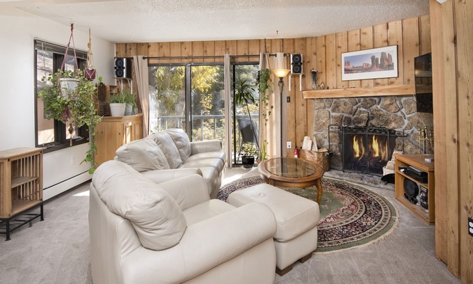 Vail House | West Vail Riverfront Lodging, Colorado