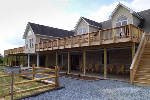 Luray Villa | Westcott House- Privacy, amenities and space all in one beautiful package!