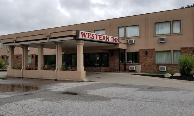 Council Bluffs Hotel | Western Inn