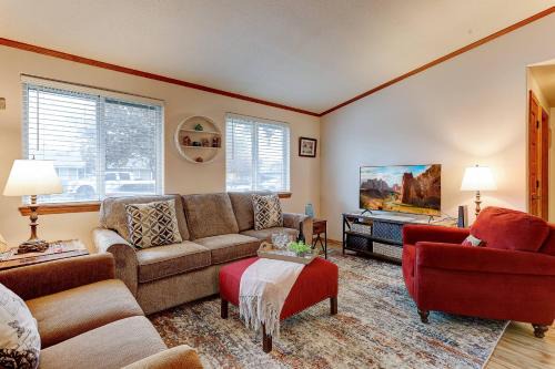 Redmond House | Western Skyline