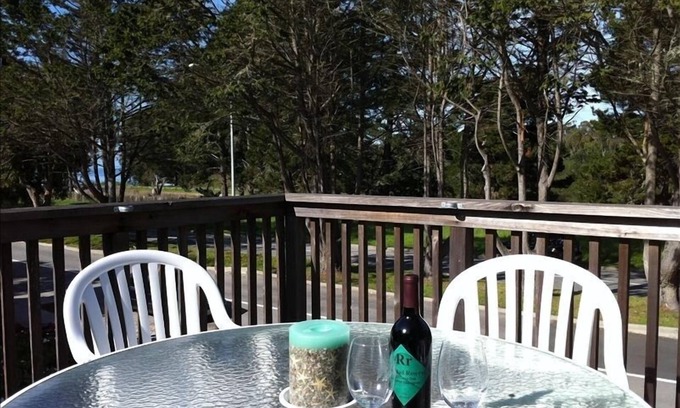 Westside Santa Cruz House | Westside 3 BR + loft Overlooks Natural Bridges Beach. Great for Families!