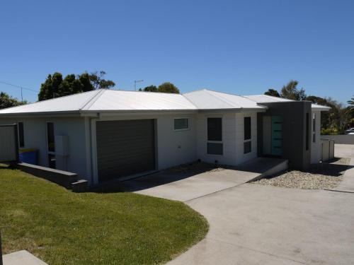 Bridport Villa | Westwood Villas - Bridport