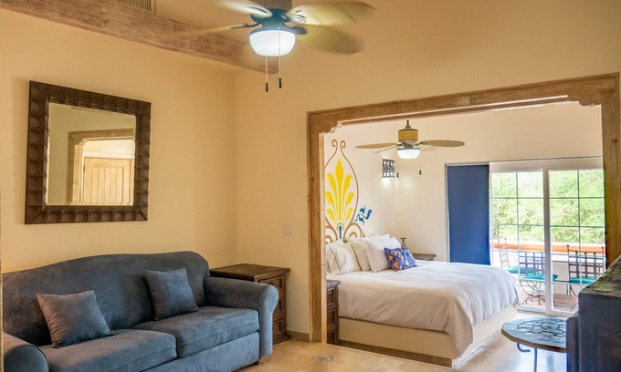 Colonia El Progreso Apartment | WFH in a Lovely Resort Suite