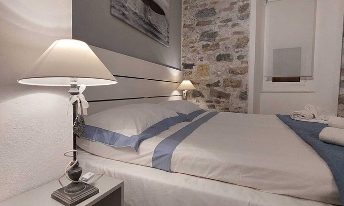 La Spezia Apartment | Whale Song Apartment - cozy apartment with private parking space