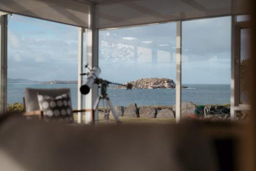 Encounter Bay Villa | Whalers Rest Ocean front Whale watching