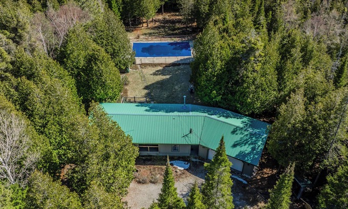 Northern Bruce Peninsula Cottage | Whisk You Away: Bruce Retreat with Pool, Pet Friendly