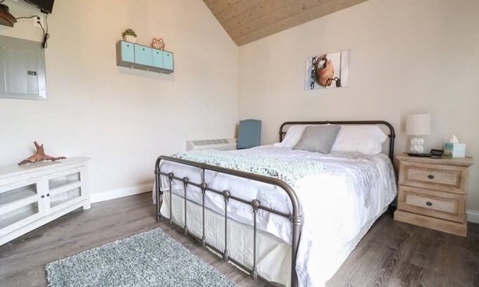 Dry Ridge Cottage | Whistle Stop - Close to the Ark Encounter