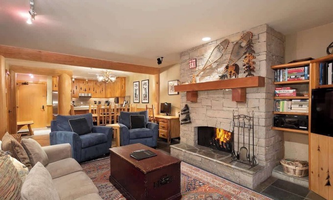 Whistler Village Condo | Whistler Village condo w/pvt hot tub
