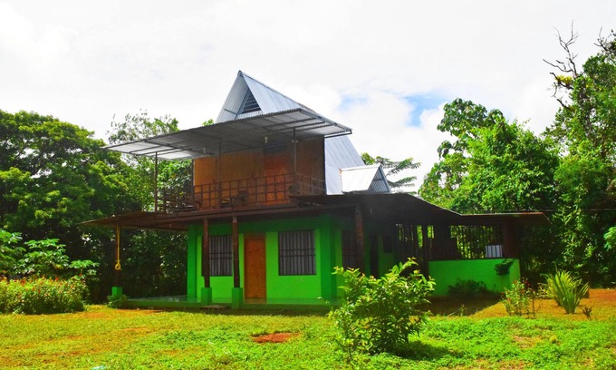 Los Planes Ski Chalet | White Face Monkey House - Nature lovers