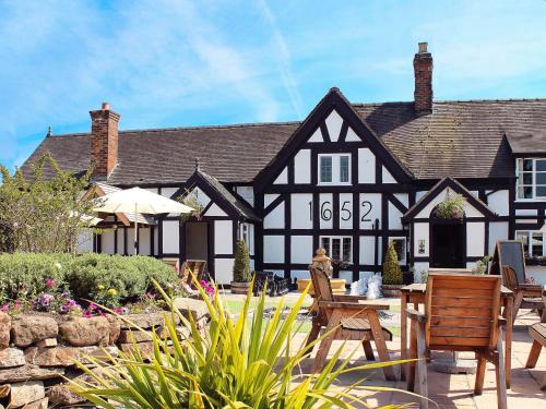 Weston Hotel | White Lion Hotel