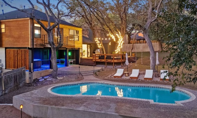 Wetmore House | White Lotus | Pool+ Hot Tub +Mini Golf +Sleeps 16+