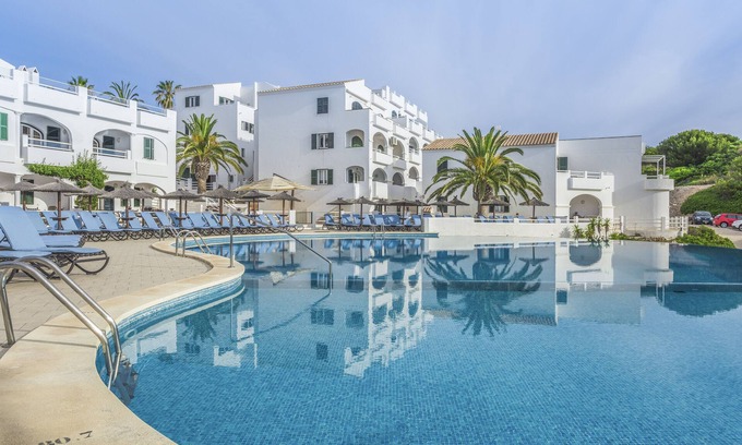 Arenal d'en Castell Apartment | White Sands Beach Club
