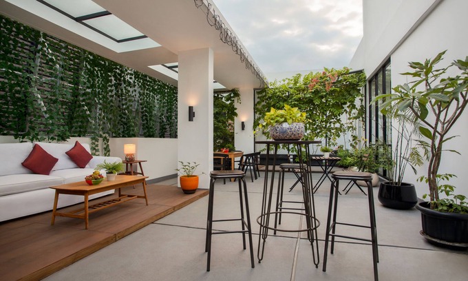 Cipete Selatan Hotel | White Tree Residence