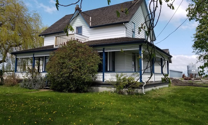 Delta House | White Willow Farms and Guesthouse located on a large property.