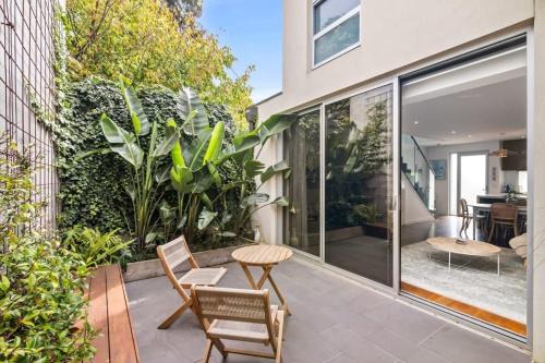 Torquay Apartment | Whitewash Beachfront Apartment on The Esplanade