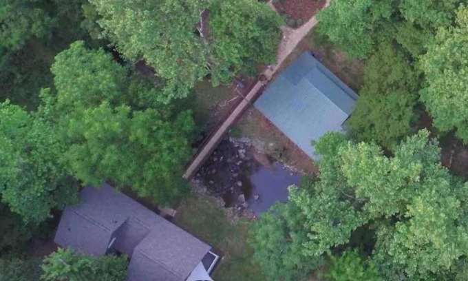 Cosby House | Whole Property-4 Private, Stream Runs Through, Unique Cabins-7 Queen Beds