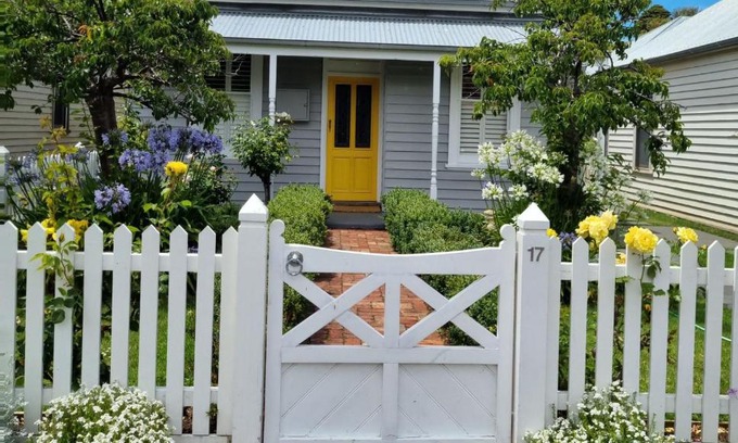 Port Fairy House | Wild Cherry on Wishart