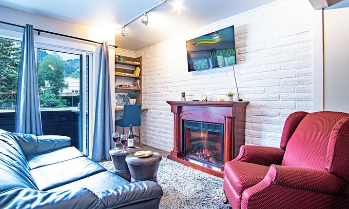 Ketchum Condo | Wildwood Retreat - Downtown Ketchum Studio Condo
