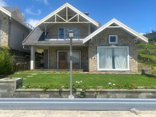Ooty Villa | Willostays Emerald Lake Facing villa