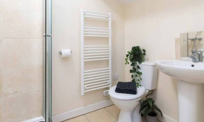 Derby House | Wilson Street Rm.22 - Cheerful and Bright Double En-suites in Derby