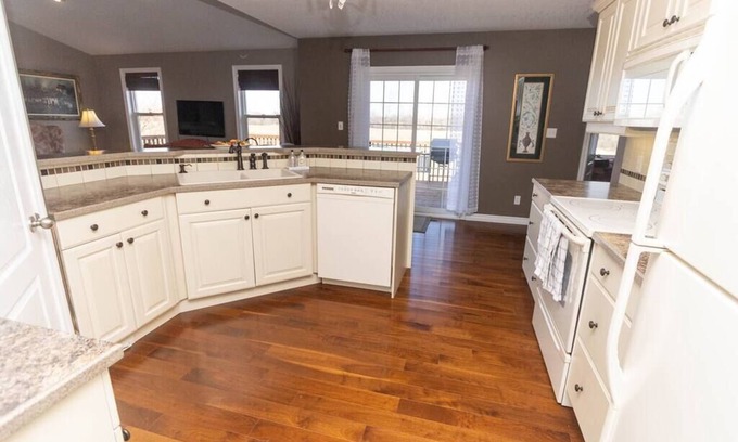 Wellington House | Wilson Vines Awaits your Arrival in Hillier